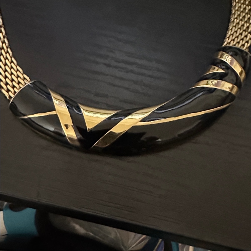 Nina Ricci Gold and Black Statement Necklace PRE-OWNED. - Picture 3 of 5